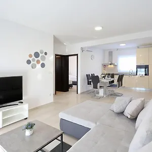 Lisac Apartament